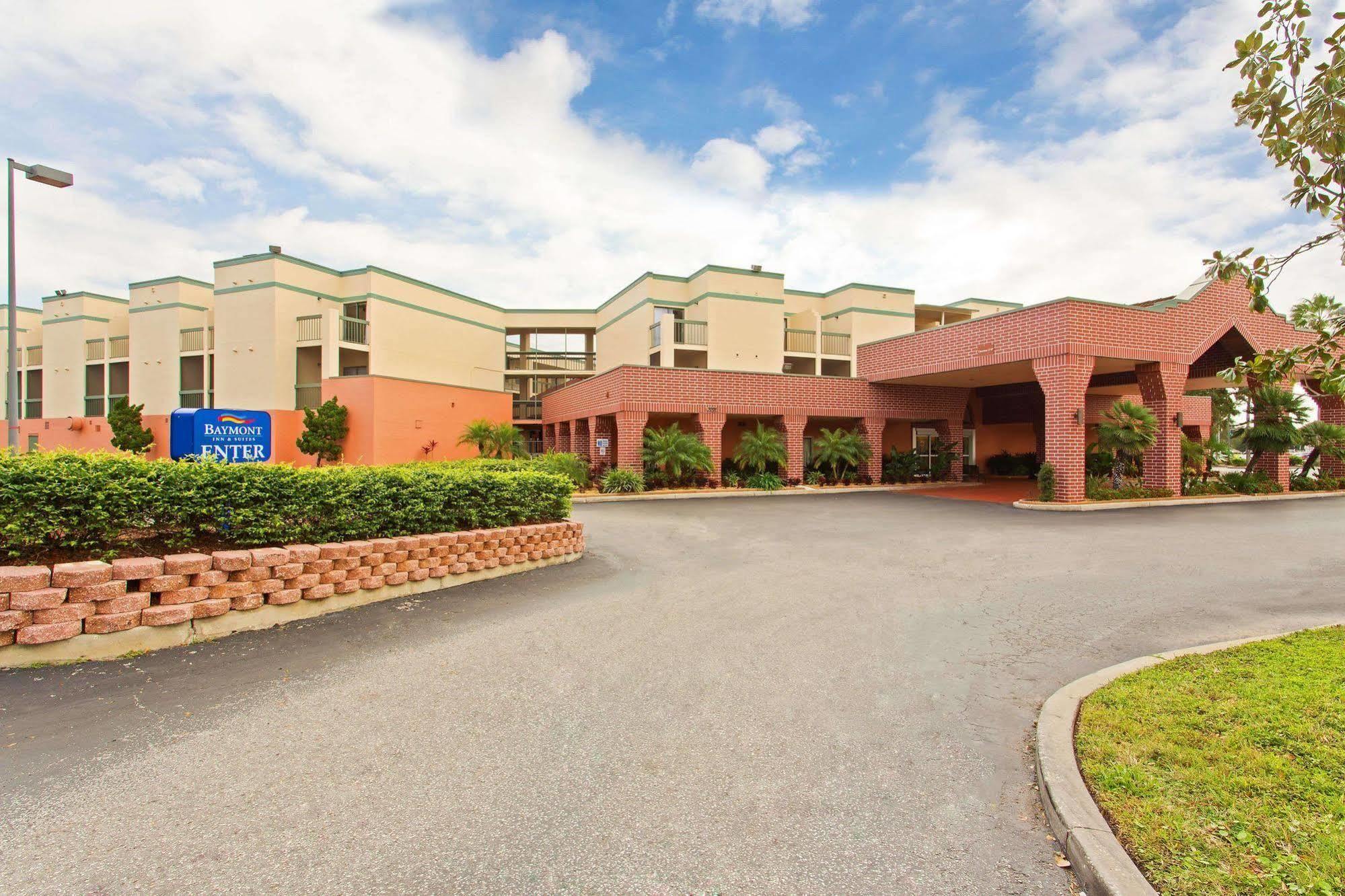 Baymont By Wyndham Tampa Near Busch Gardens Ξενοδοχείο Εξωτερικό φωτογραφία
