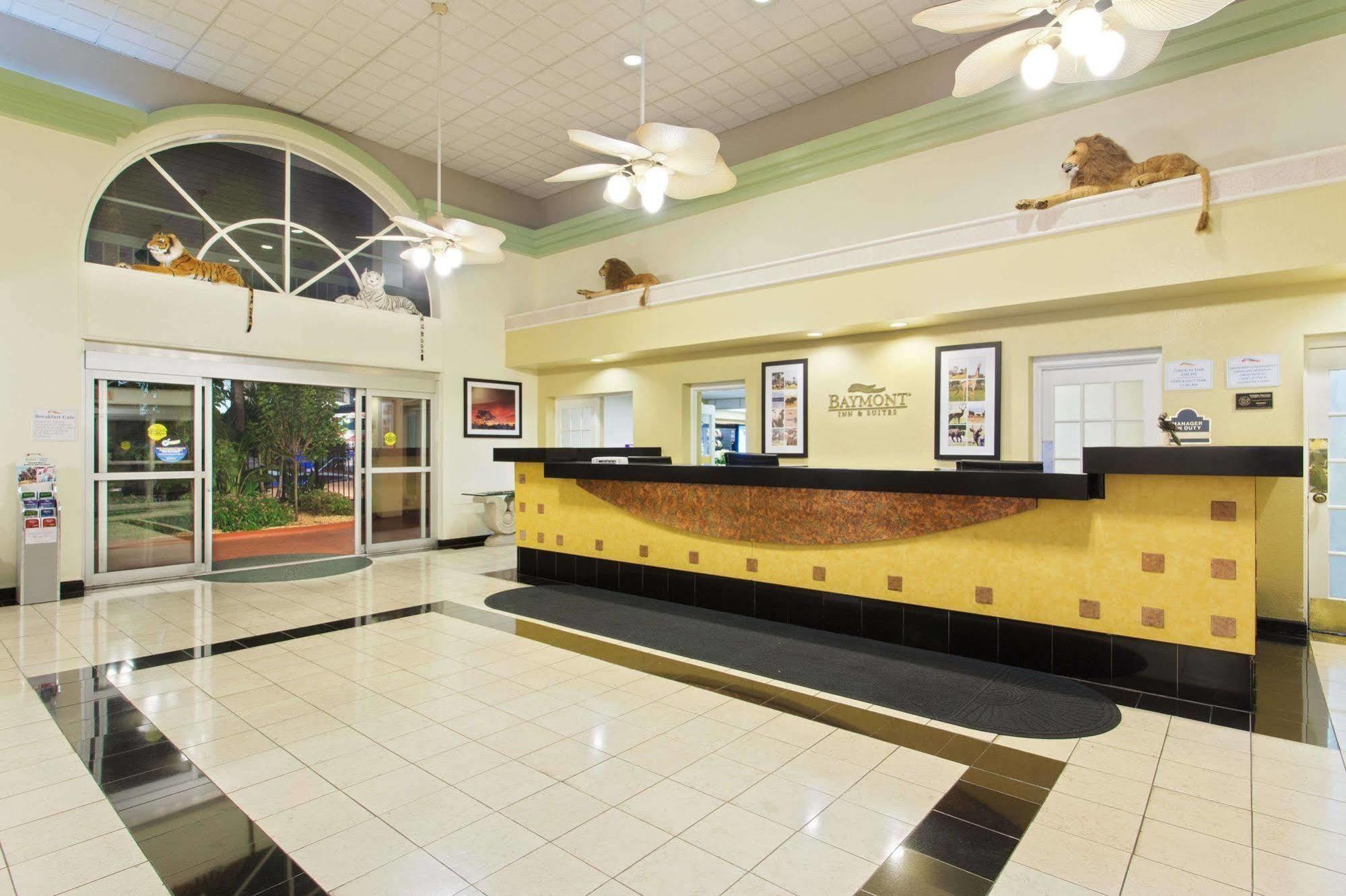 Baymont By Wyndham Tampa Near Busch Gardens Ξενοδοχείο Εξωτερικό φωτογραφία
