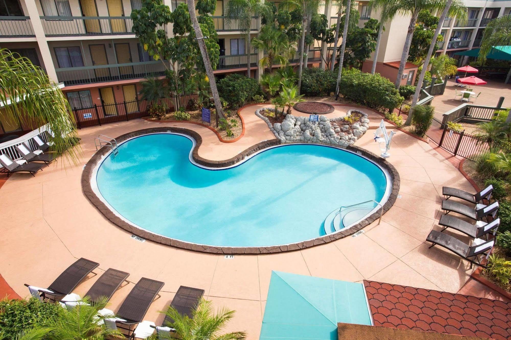 Baymont By Wyndham Tampa Near Busch Gardens Ξενοδοχείο Εξωτερικό φωτογραφία